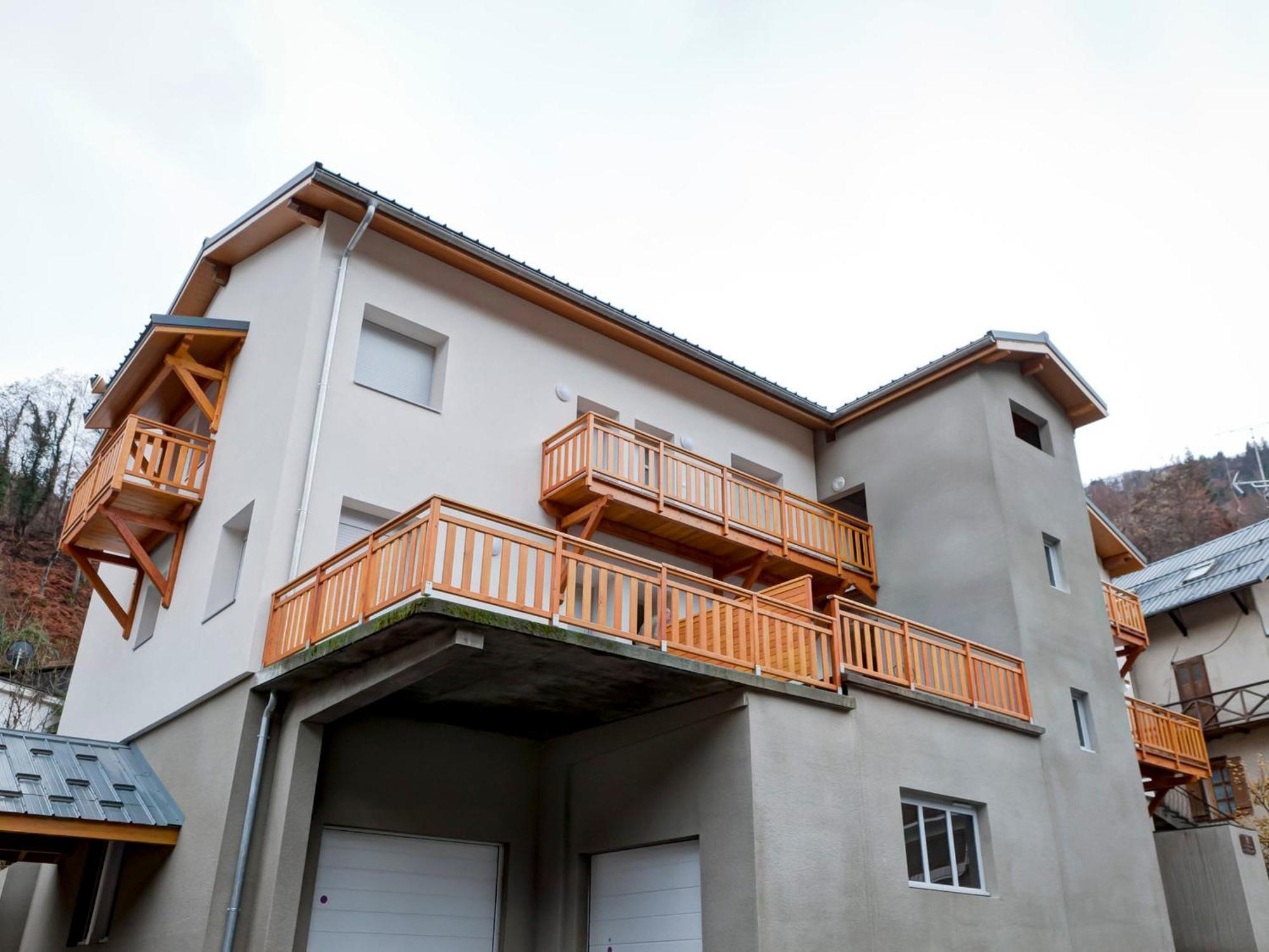 Appartement Neuf 2* Au Centre De Brides Avec Terrasse, Proche Telecabines Et Commerces - Fr-1-512-41 Exterior foto